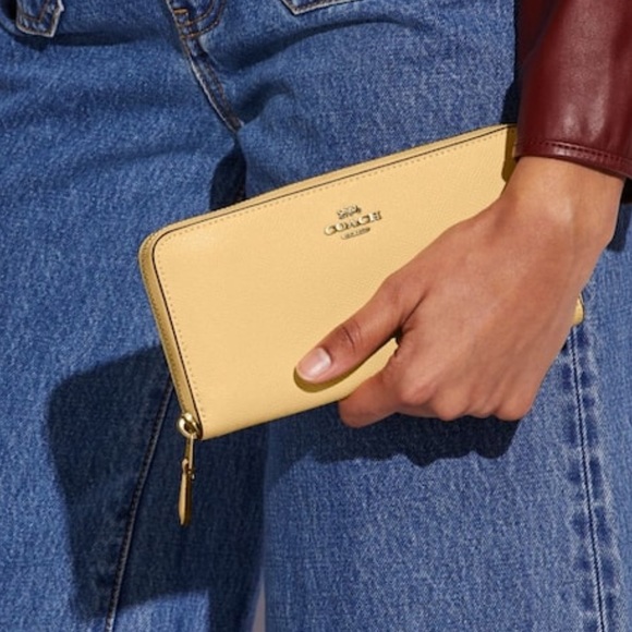 Coach Accordion zip crossgrain leather wallet Vanilla silver - Picture 2 of 16